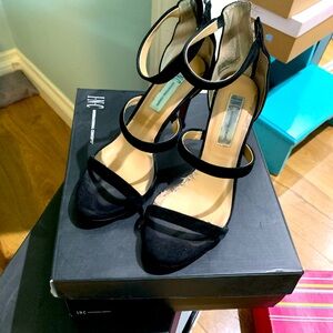 Sexy and securely strapped. Nice show for daily wear or a special occasion.